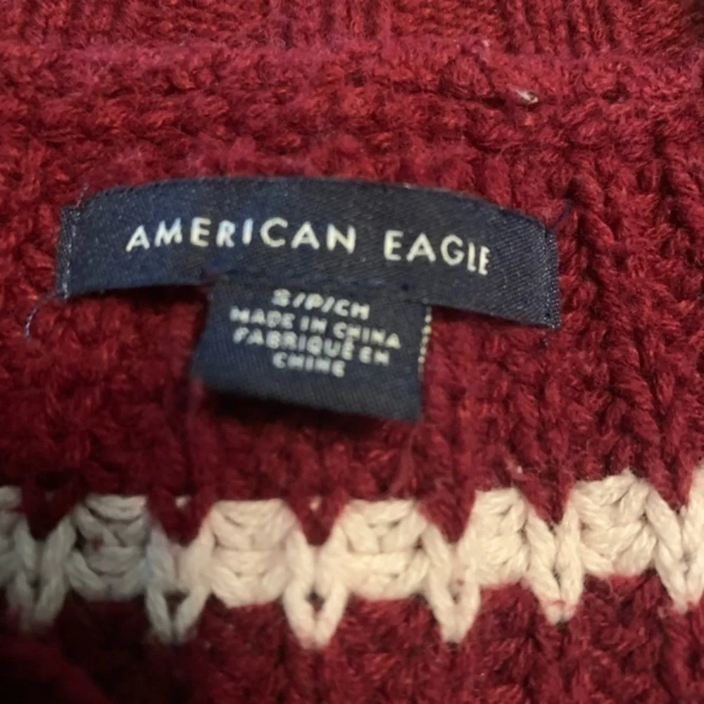 American Eagle sweater‎